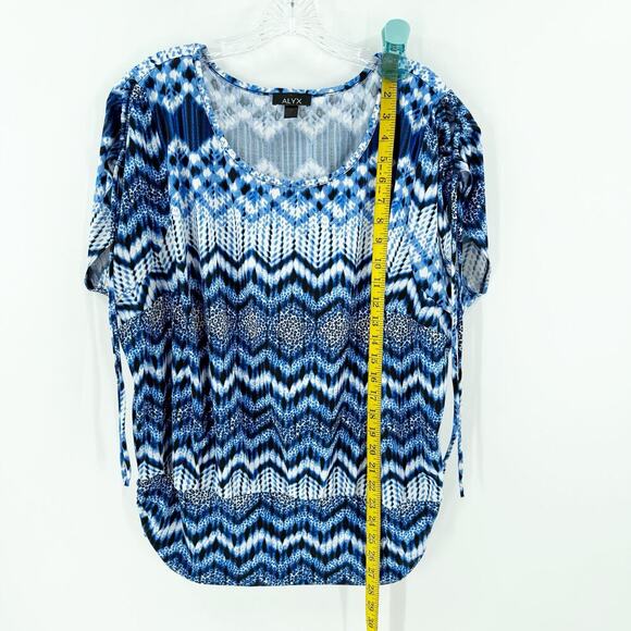 Alyx Blue Short Sleeve Cold Shoulder Geometric Pattern Pullover Blouse Size 1X - Picture 6 of 8